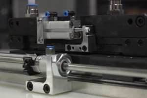 Zuführung Gewindebuchsen - Hydraulik Supercloseup